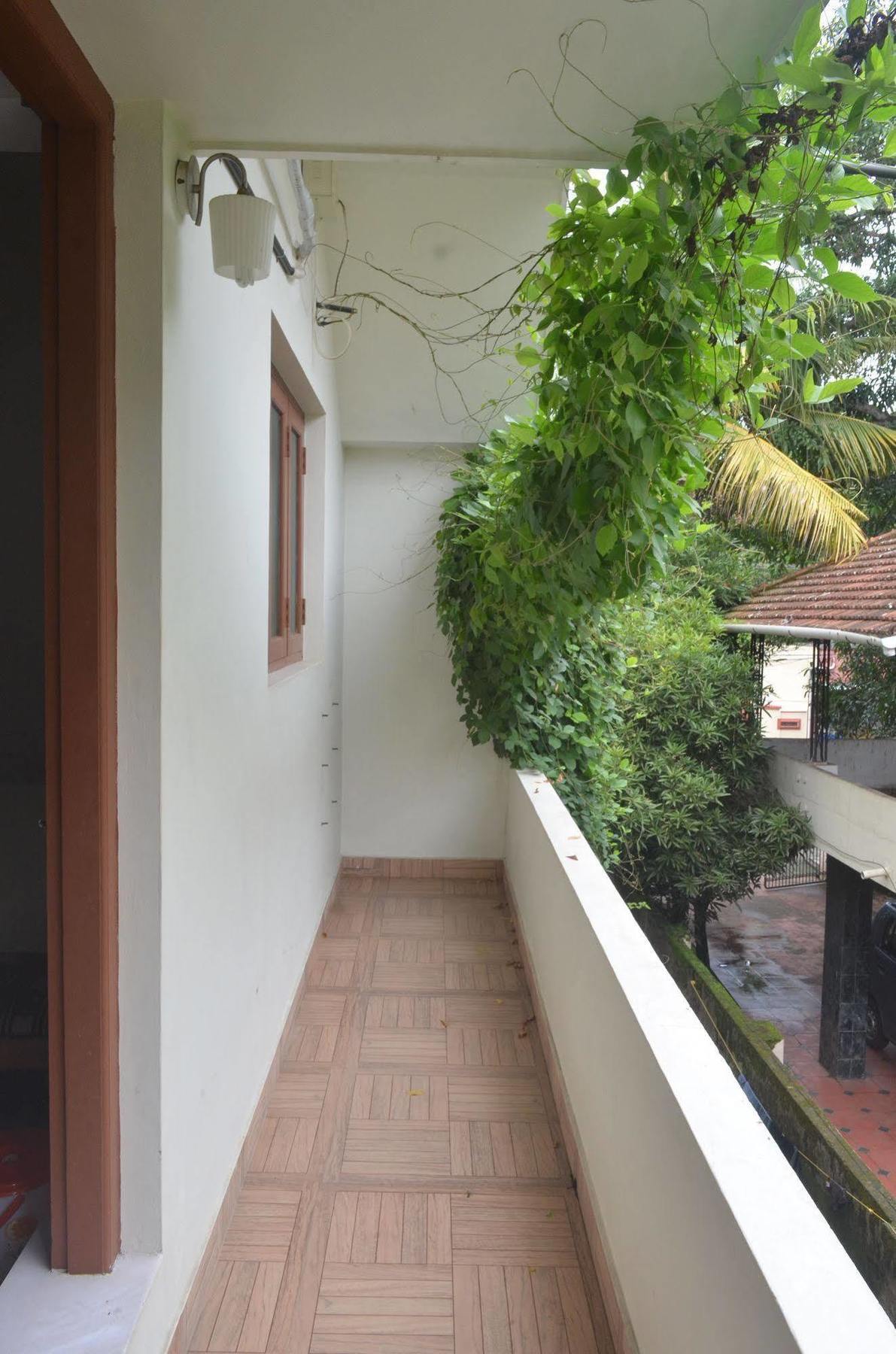 Aroma Home Stay Kochi Luaran gambar