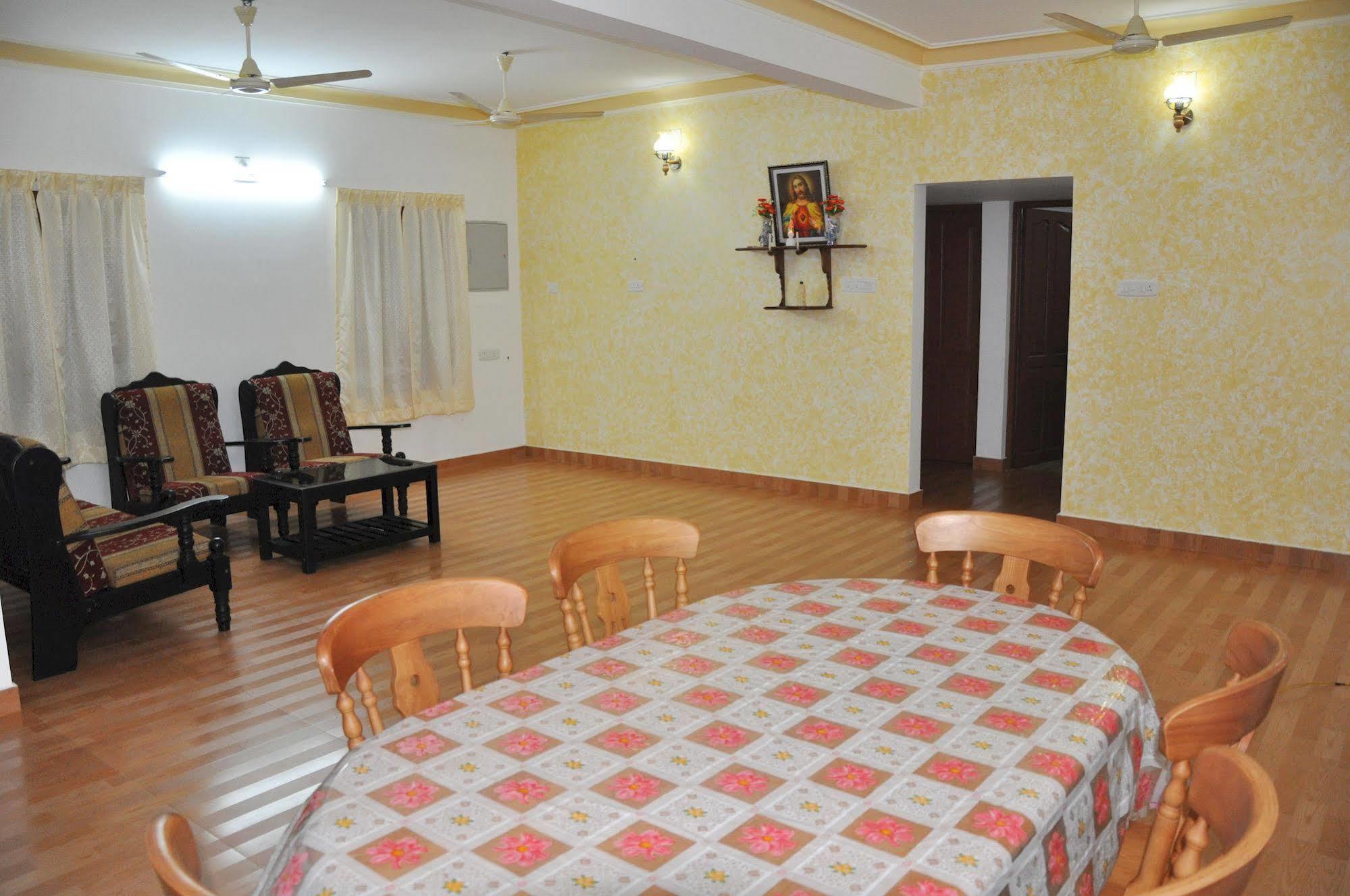 Aroma Home Stay Kochi Luaran gambar